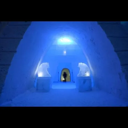 Traditional Finnish Lapland House At Wild Forest Backyard!