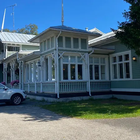 Traditional Finnish Lapland House At Wild Forest Backyard! ケミ