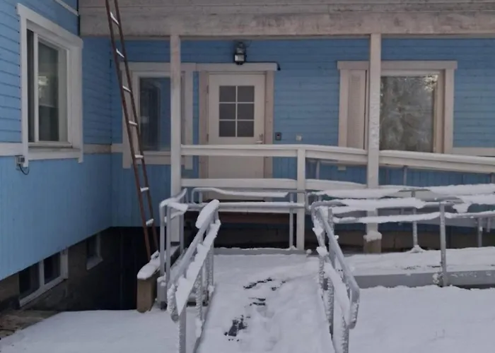 Traditional Finnish Lapland House At Wild Forest Backyard! *
