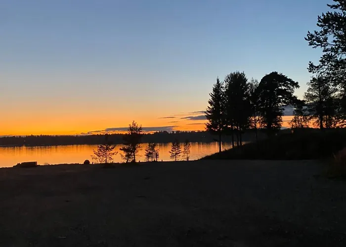 Traditional Finnish Lapland House At Wild Forest Backyard! * ケミ