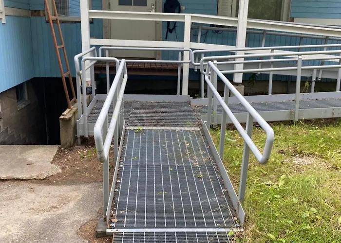 Traditional Finnish Lapland House At Wild Forest Backyard! ケミ