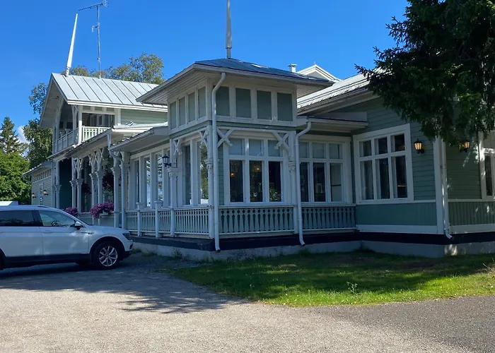 Traditional Finnish Lapland House At Wild Forest Backyard! ケミ