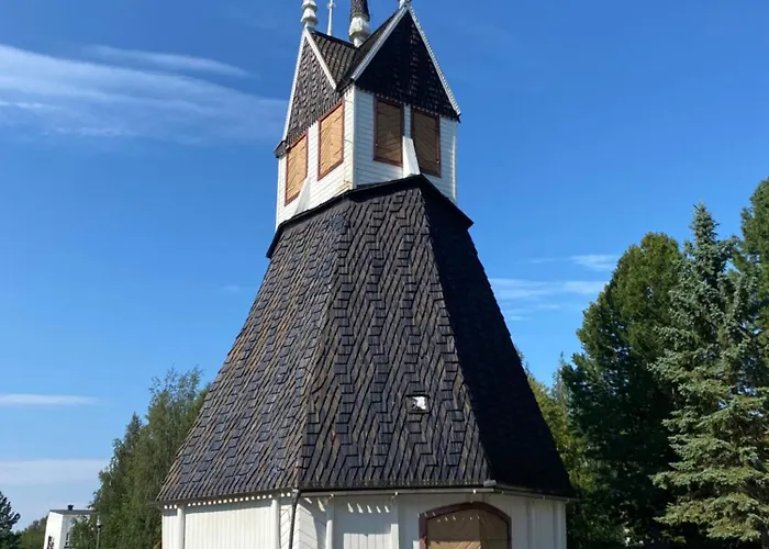 Traditional Finnish Lapland House At Wild Forest Backyard! *
